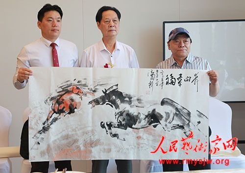 �Ҹ������黭רҵίԱ���������ھ�¡�ؾ���