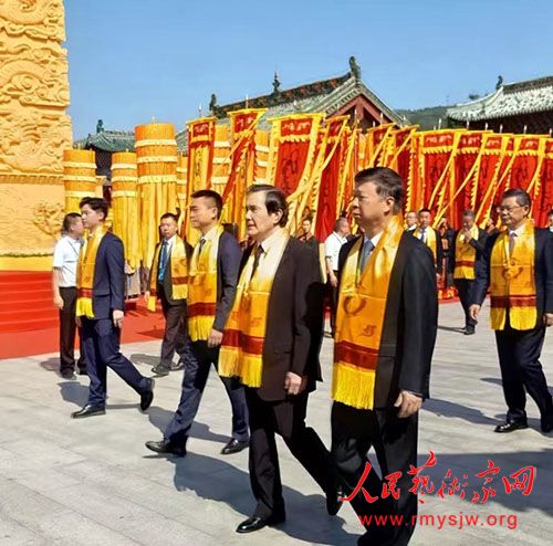 �������˴����־������Ů�л���������ʻ���ᵳ����ǡ���ϯ�����䲩ʿ����ǰ��