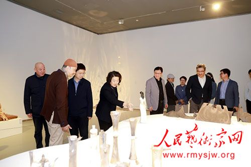 ���Ľ쵱���մ�����չ���ڼ��Ͽ�Ļ