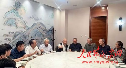 ��������Ͽ�����ί�Ṥ����Աӭ�Ӱ�һ����99������̸���ڱ�������������þ���